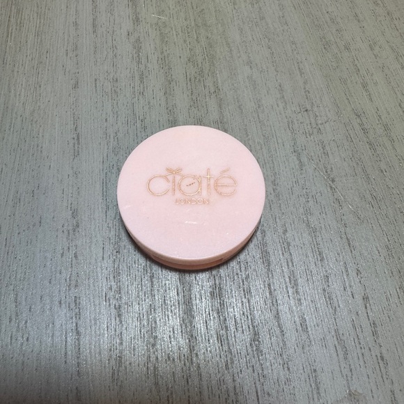 Ciaté London Highlighter Color PINCH ME - Picture 1 of 3